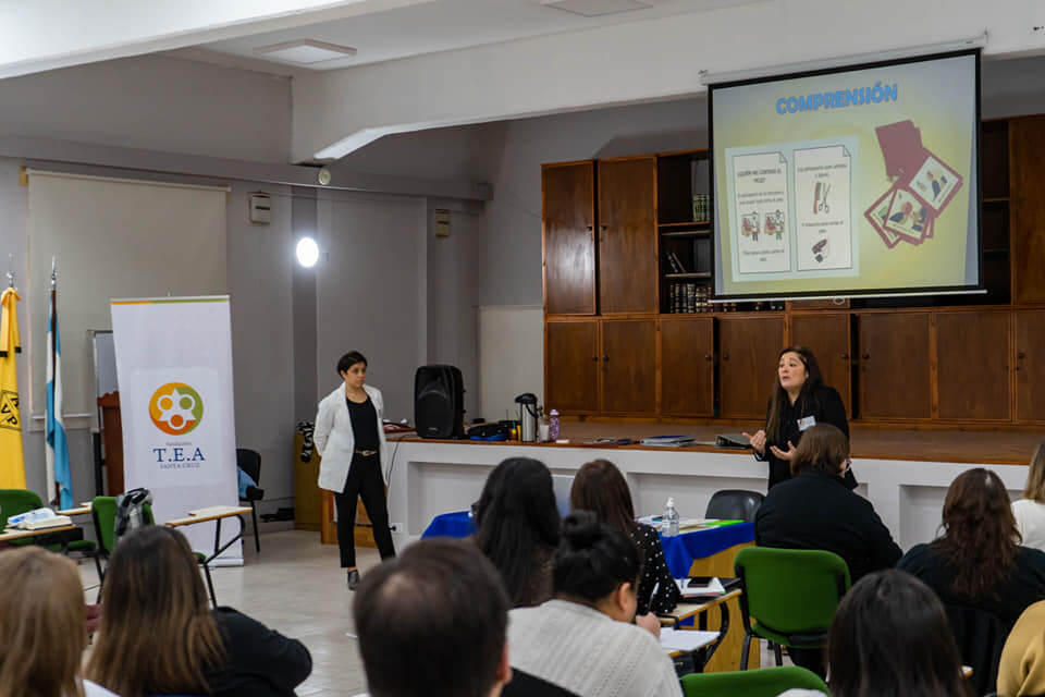 Taller Teórico Práctico ''Hacia el Empoderamiento de las Familias.'' Fundación TEA Santa Cruz